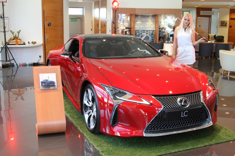 Lexus LC Samochodem XXV-lecia Magazynu Playboy