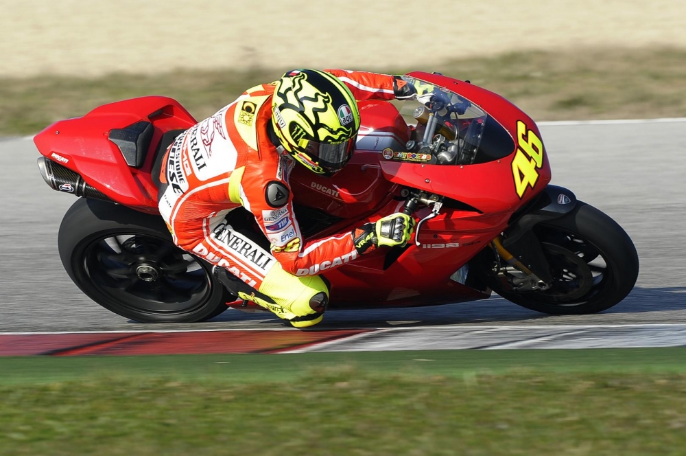 Pedrosa broni Rossiego 
