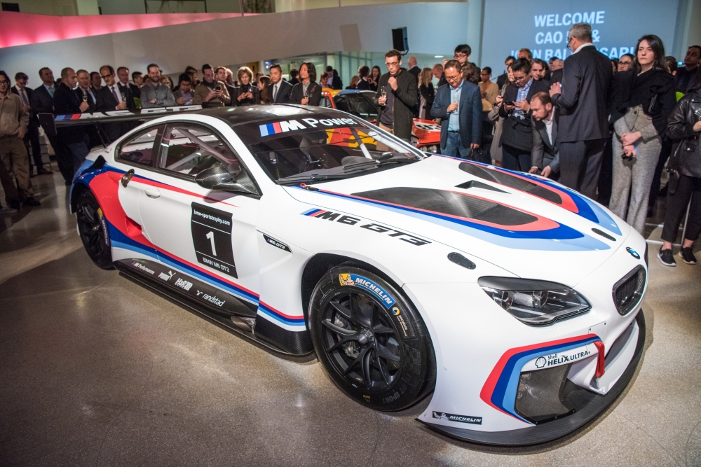 BMW Art Cars w interpretacji Cao Fei i Johna Baldessari