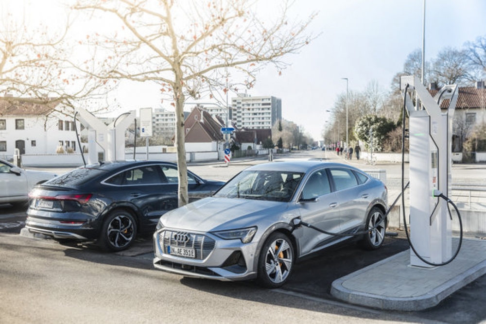 Audi zainwestuje niemal 100 milionów euro w infrastrukturę ładowania samochodów elektrycznych na terenie własnych fabryk