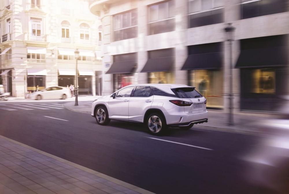 Lexus prezentuje RX L - pierwszy 7-osobowy model w Europie 