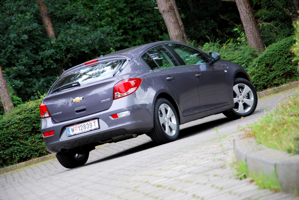 Dziury w jezdni nie straszne Chevroletowi Cruze 