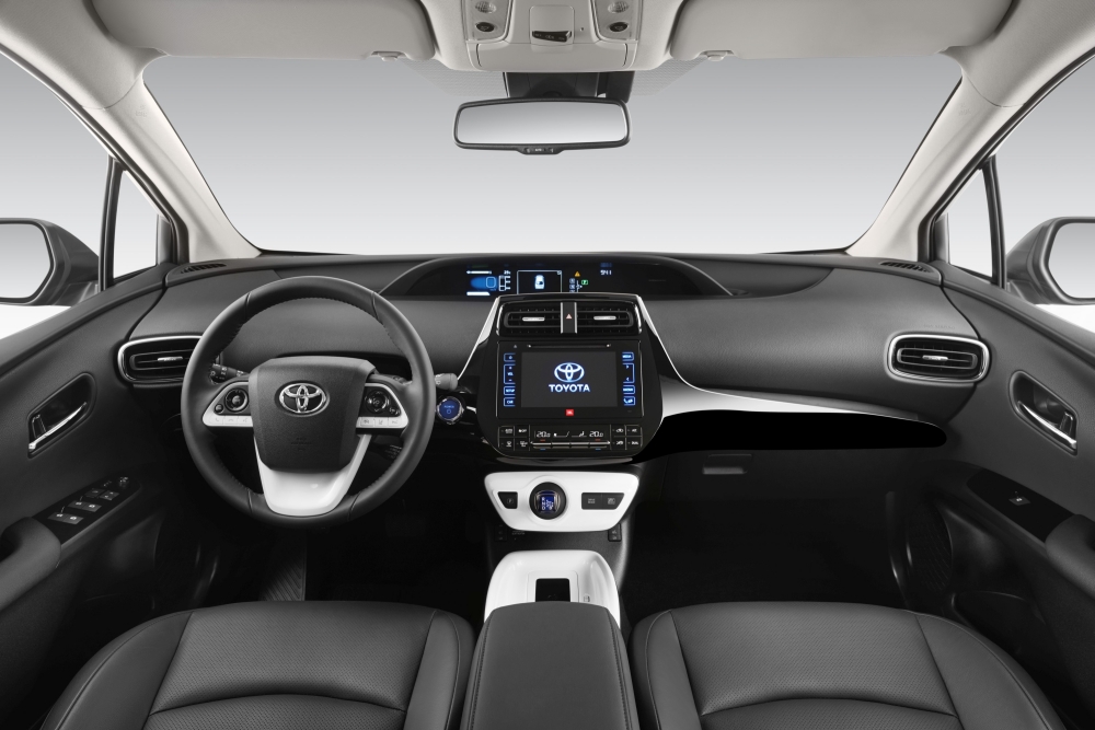 Nowa Toyota Prius od środka