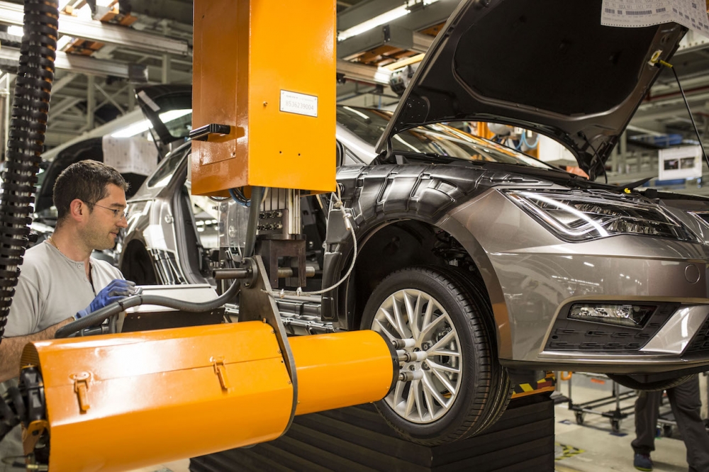 Królewska wizyta elektryzuje hiszpańskie plany motoryzacyjne.