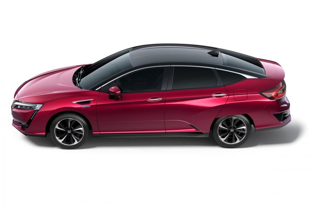 Rusza sprzedaż Hondy Clarity Fuel Cell w Japonii