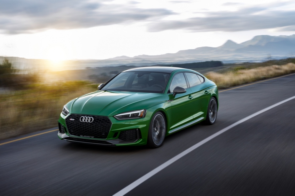Nadzwyczajne właściwości jezdne i emocjonująca stylistyka: w polskich salonach można już zamawiać Audi RS 5 Sportback