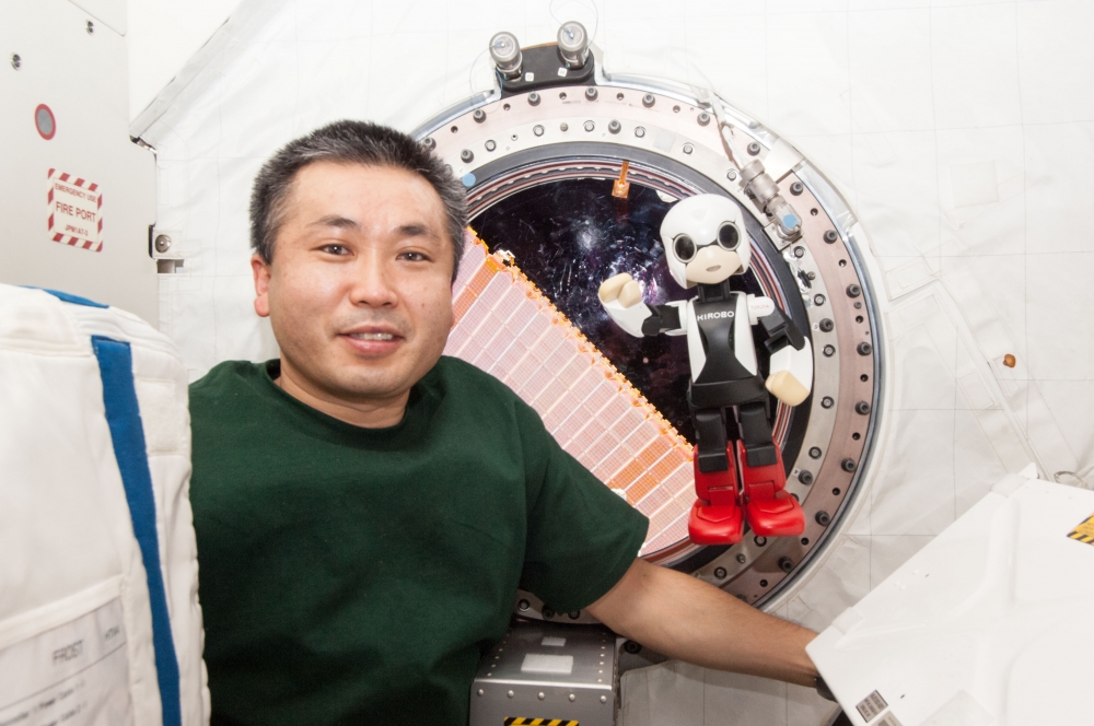 Kirobo rozmawia z astronautą