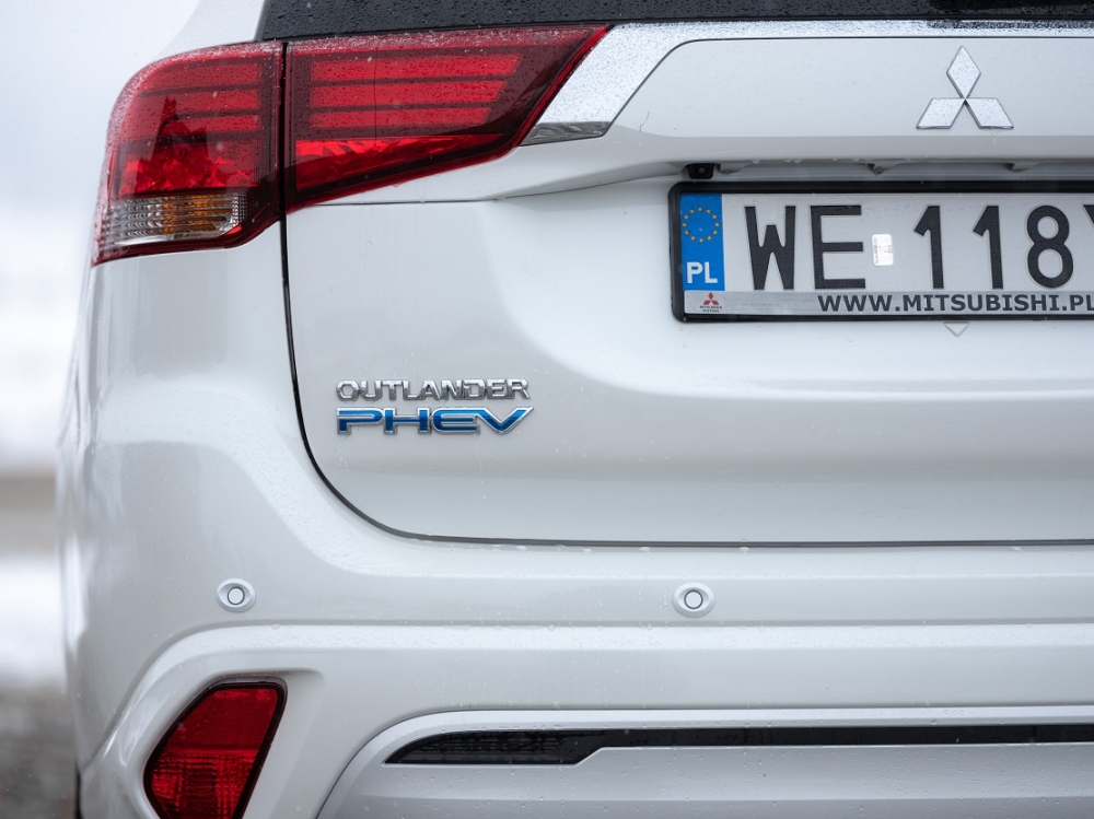 260 000 km - superbabcia za kierownicą Mitsubishi Outlandera PHEV