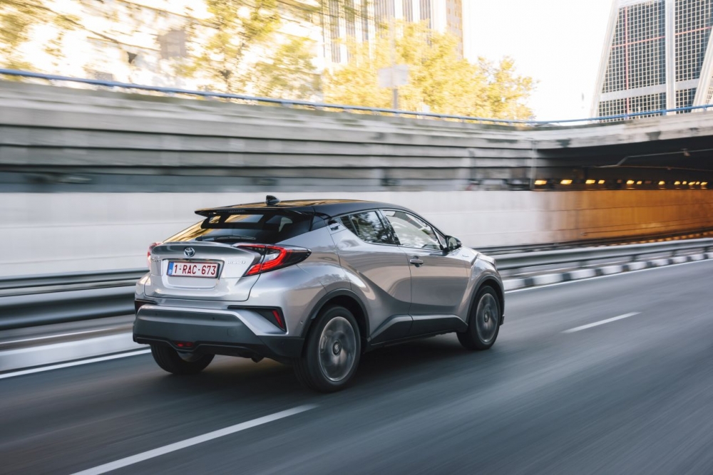 Toyota C-HR liderem segmentu SUV w Japonii