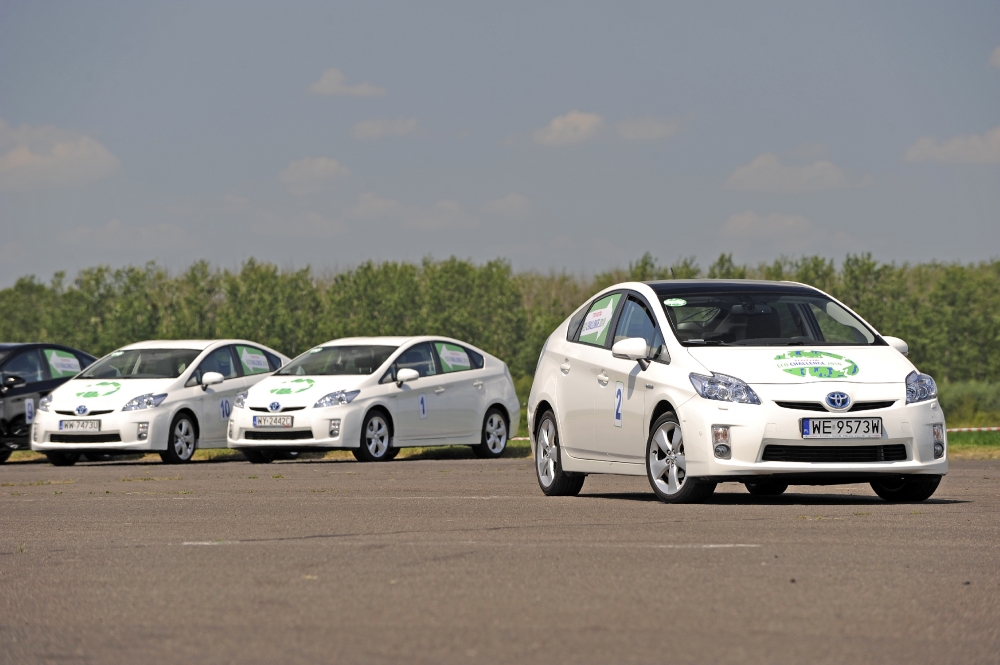 6 nowych hybryd Toyoty do 2012 