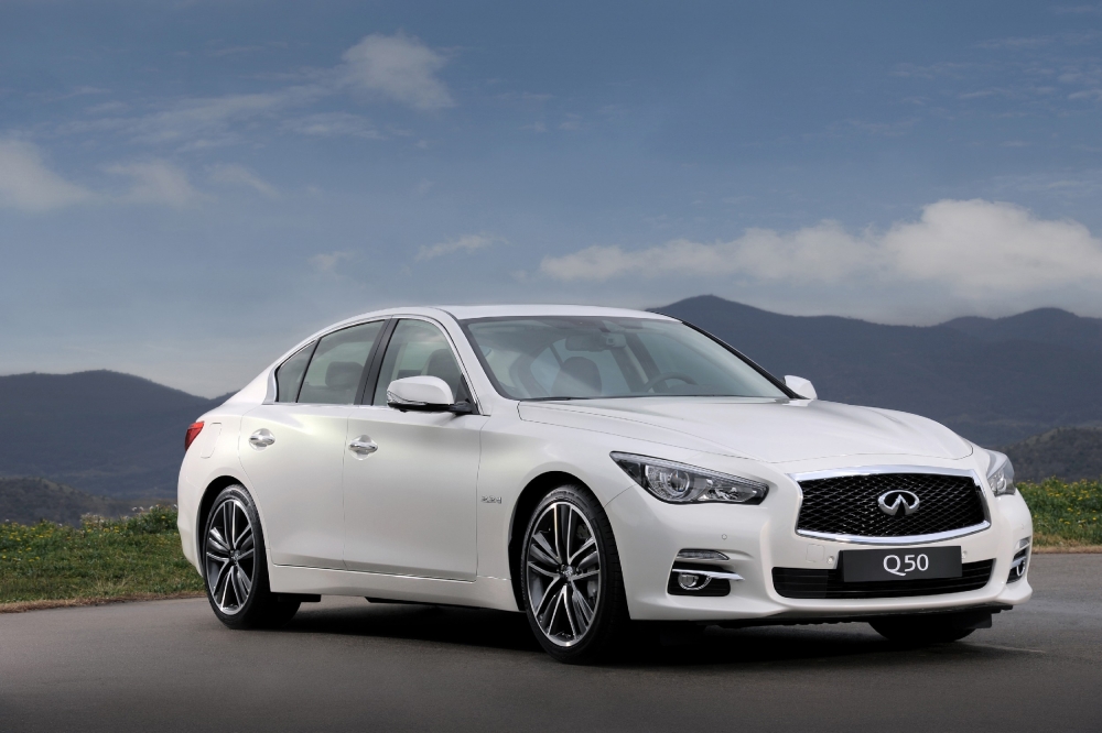 Q50 na genewskim stoisku Infiniti