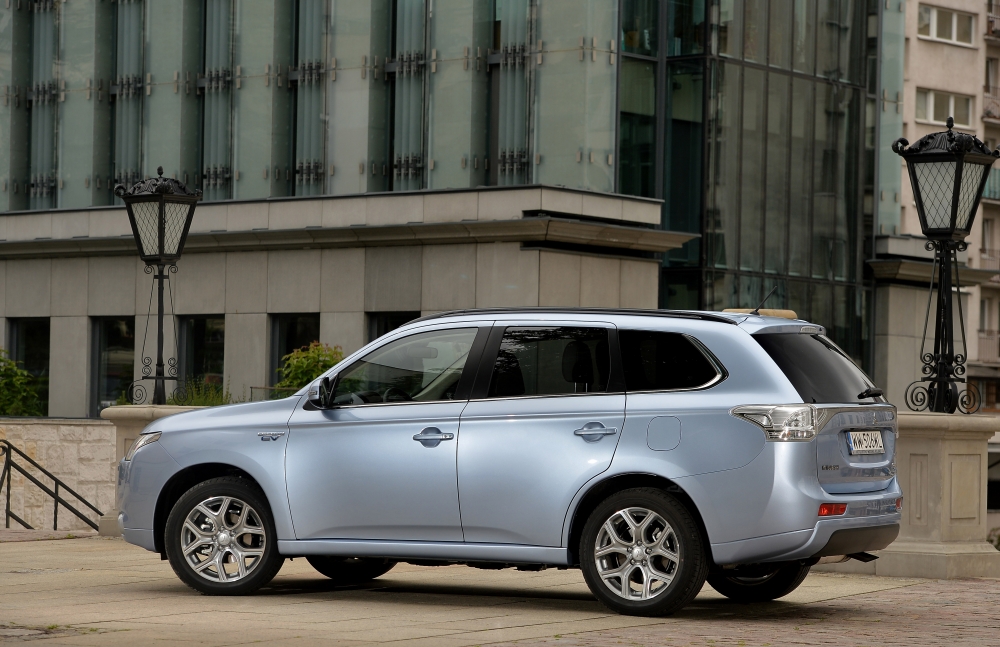 Outlander PHEV w nowej kampanii reklamowej