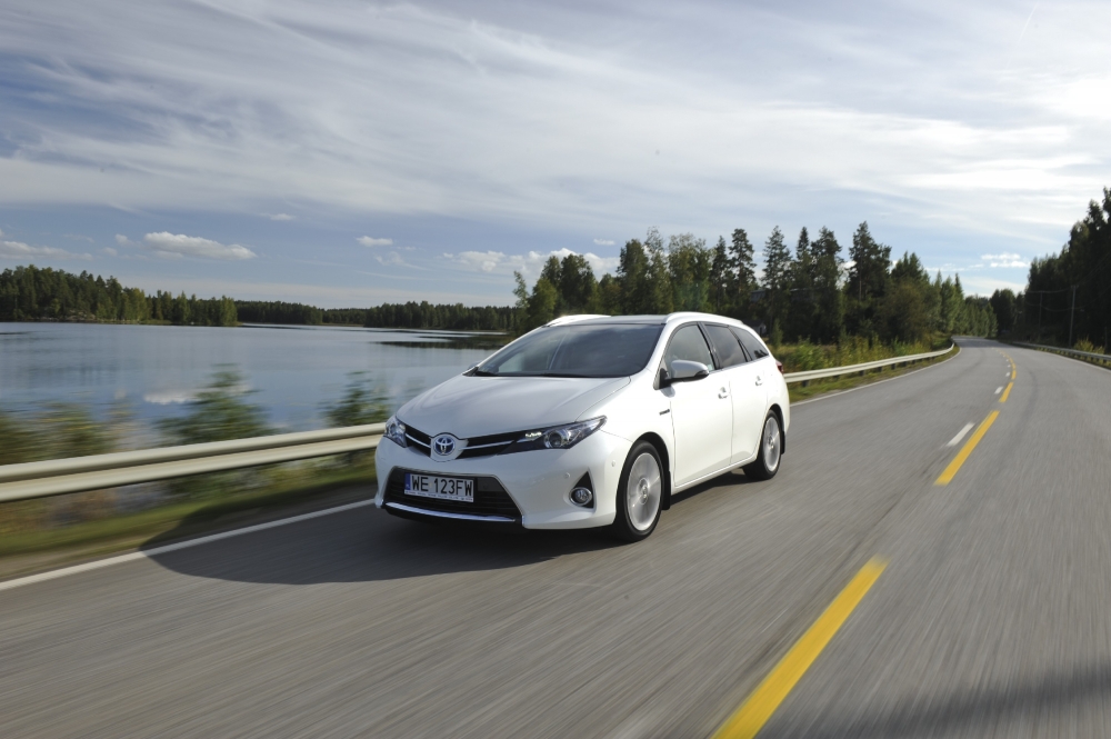 Hybrydowe Toyoty zdominowały eko-rajd w Finlandii