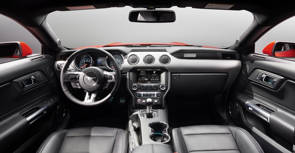 Ford Mustang: wirtualna jazda po torze Silverstone
