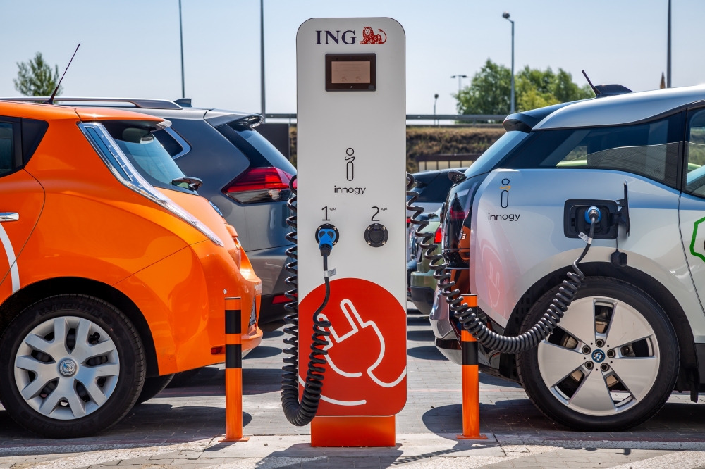 Powstają nowe stacje do ładowania samochodów elektrycznych!