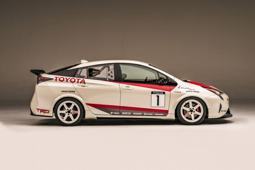 Toyota na targach SEMA 2016