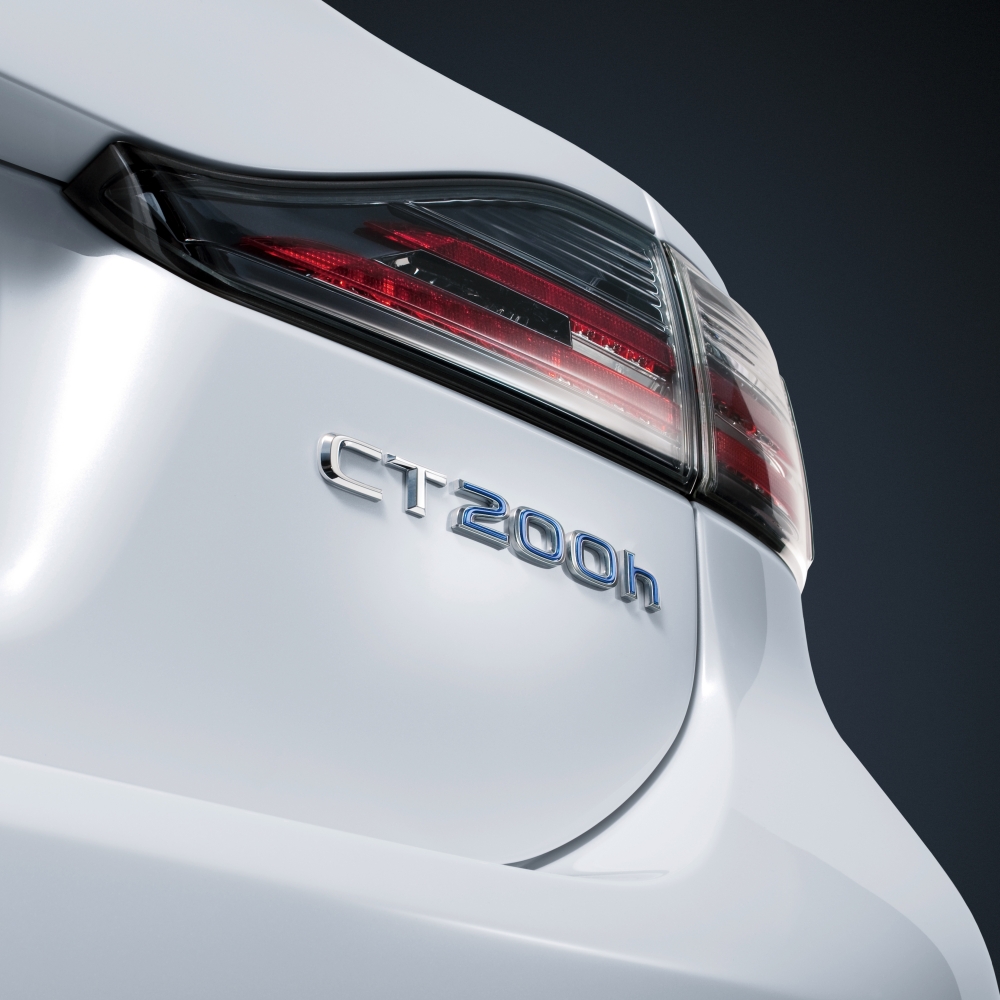Nowy Lexus CT będzie crossoverem?