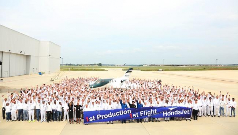 Pierwszy produkcyjny odrzutowiec HondaJet wzbija się w przestworza