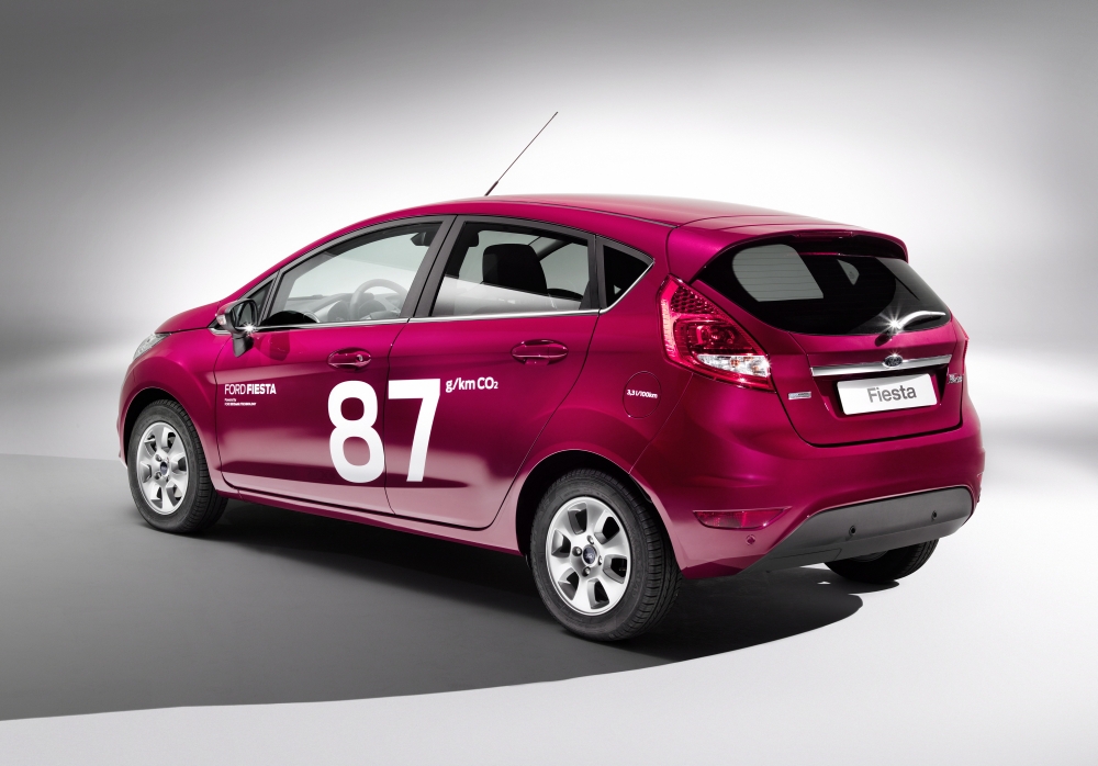 Nowy Ford Fiesta ECOnetic - mistrz jazdy o kropelce