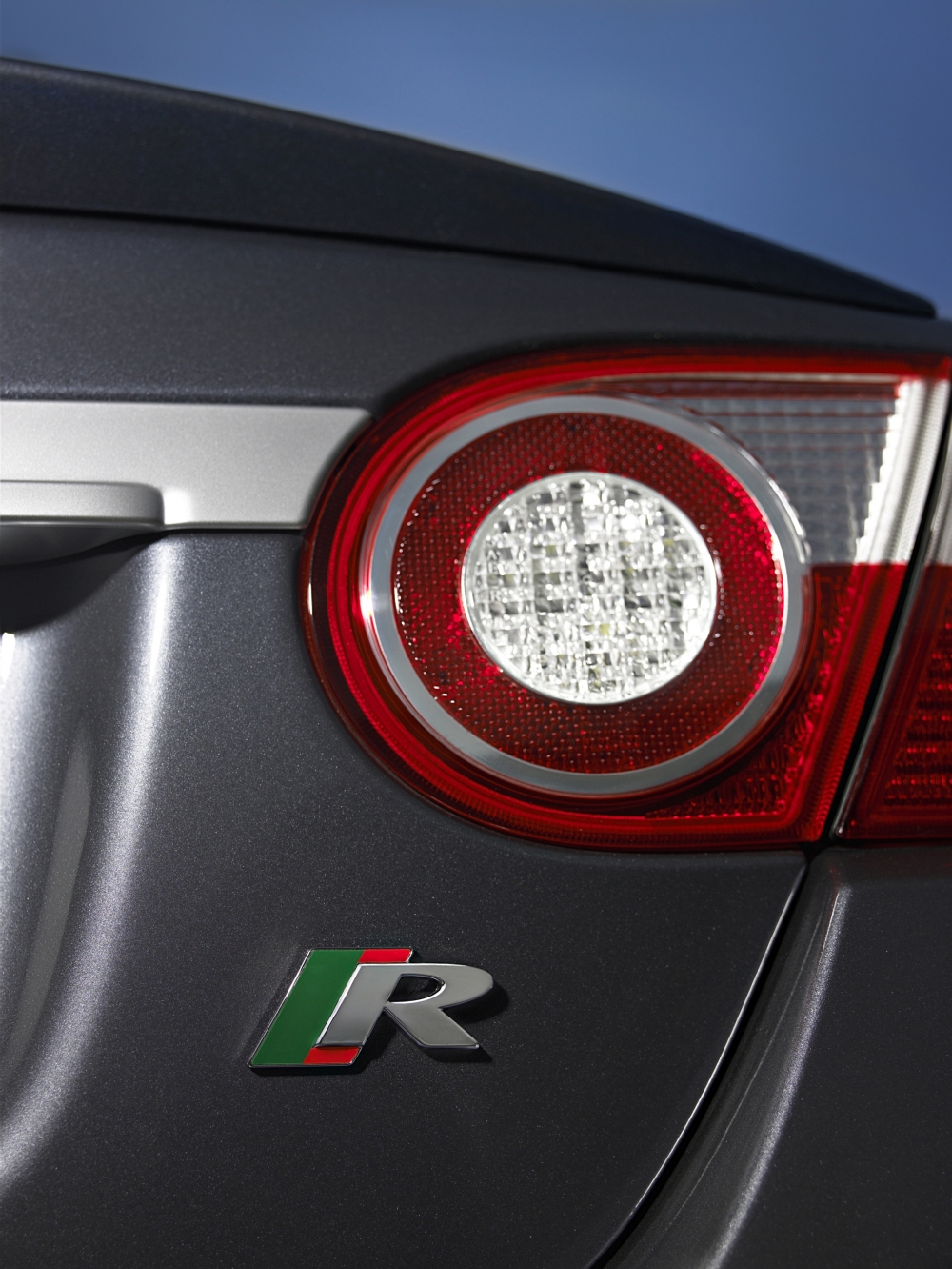Jaguar XKR 2011 – nowe wcielenia drapieżnego kotka 