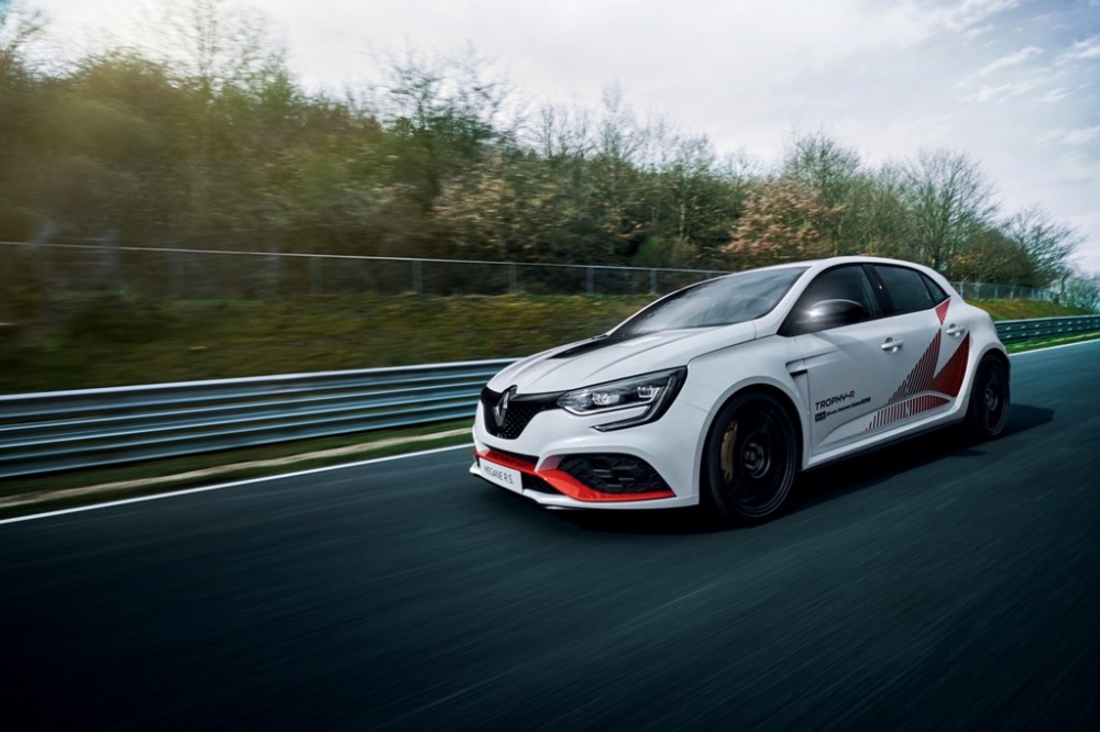 Renault MEGANE R.S. TROPHY-R najszybszym hot-hatchem z przednim napędem!