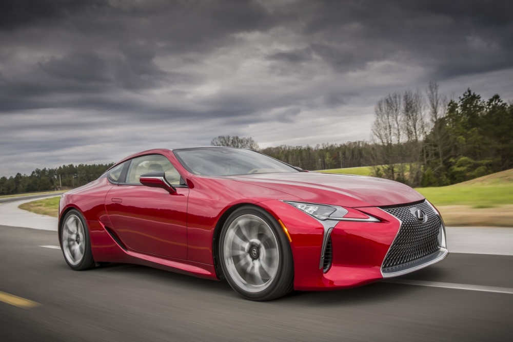 Wyczynowy Lexus LC już na torze!