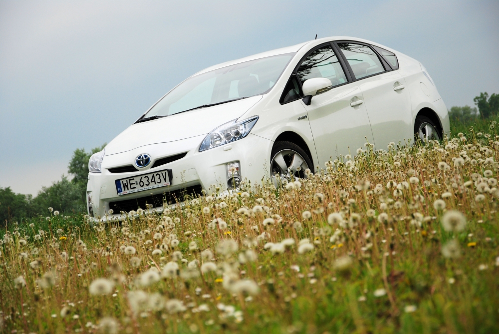 Hybrydowe Toyoty - 10 lat spokoju