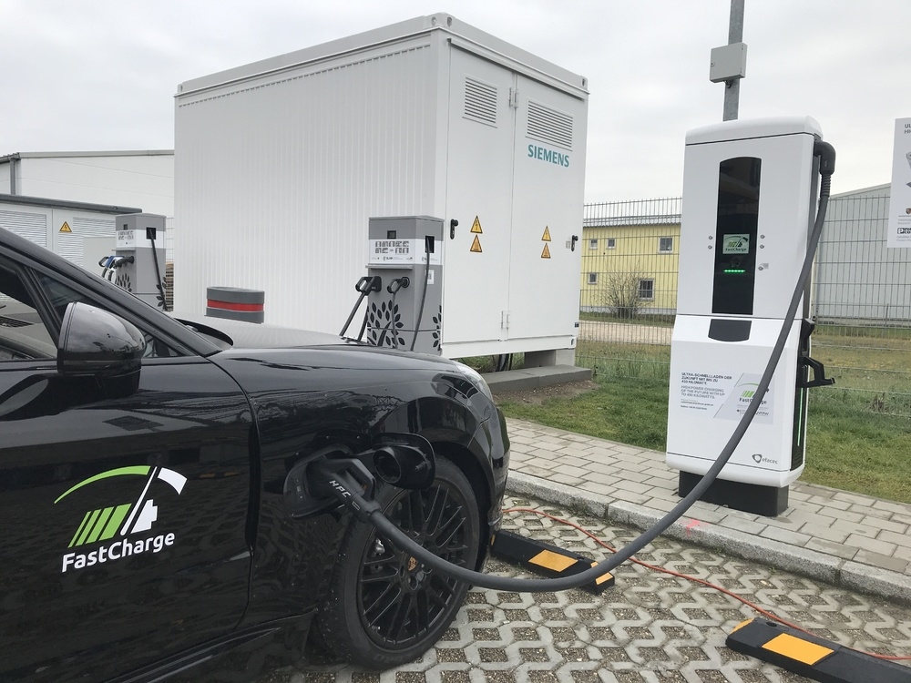 Technika ładowania o bardzo wysokiej mocy dla elektrycznego samochodu przyszłości