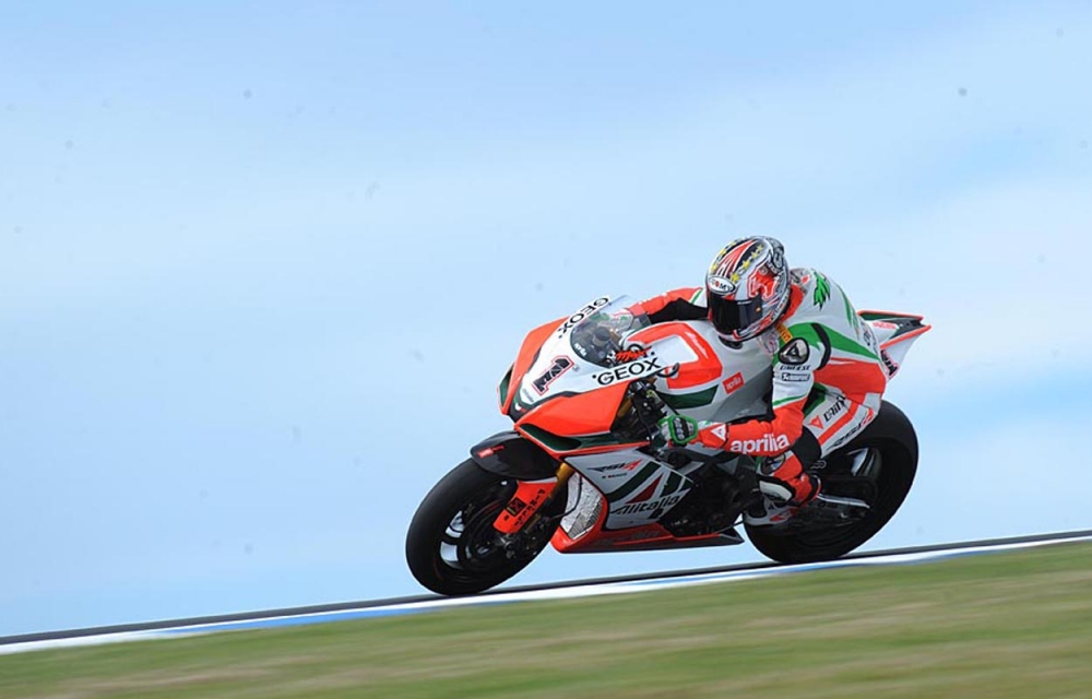 Melandri i Biaggi królują w Aragon