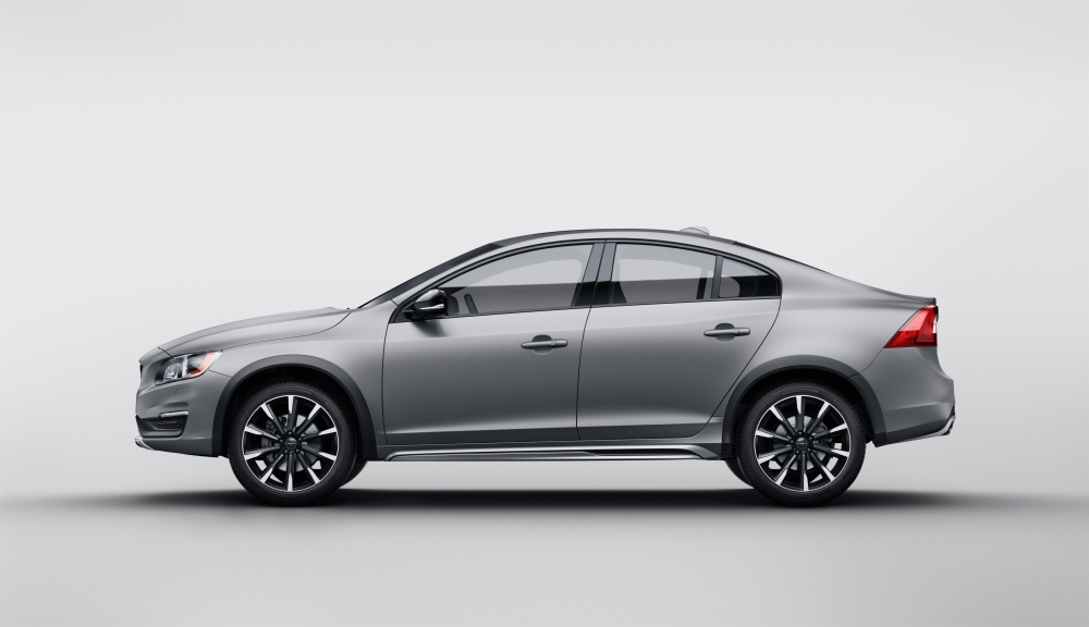 Volvo S60 Cross Country - sedan na bezdroża