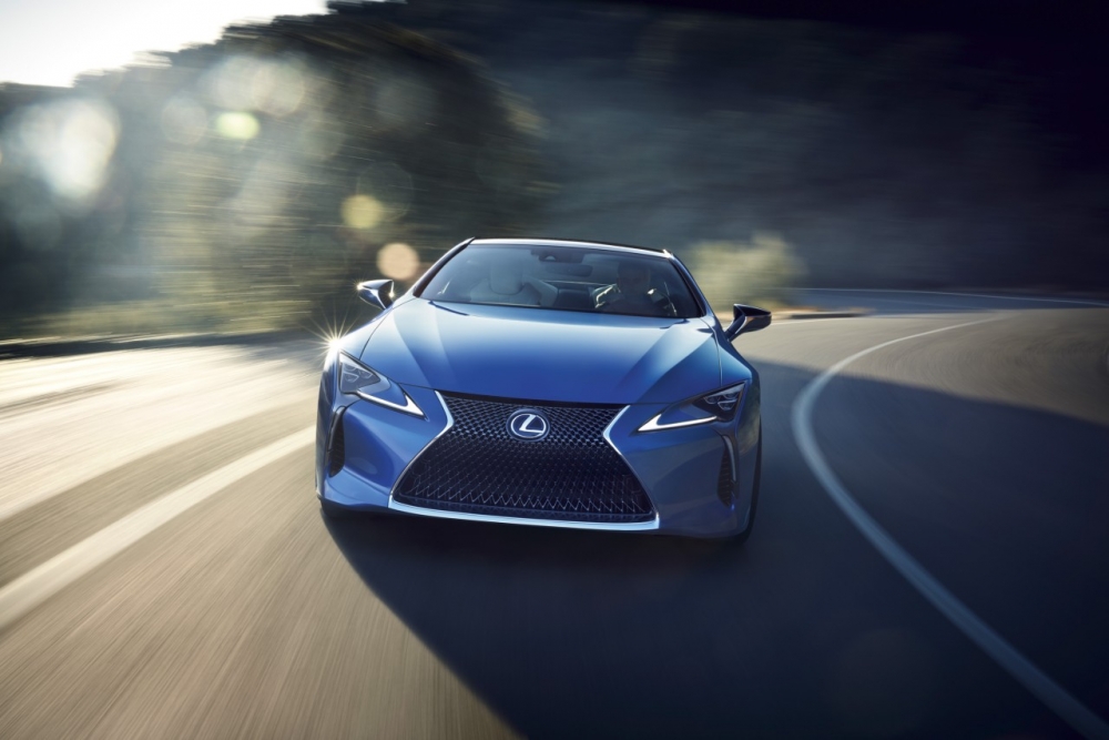 Lexus LC i Czarna Pantera