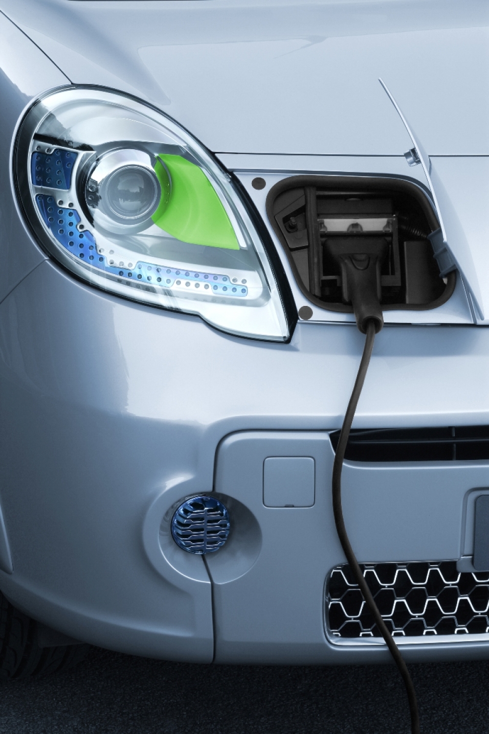 Sojusz RENAULT-NISSAN-MITSUBISHI zwiększa produkcję modeli dostawczych 