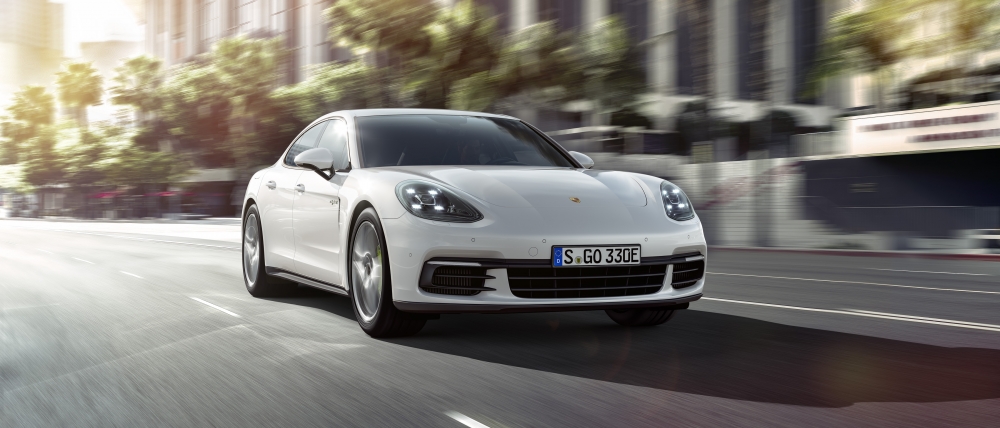 Porsche Panamera 4 E-Hybrid - premiera w Paryżu