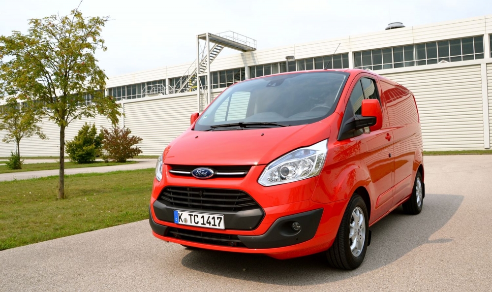Nowy Ford Transit Custom otrzymuje tytuł Samochodu Dostawczego Roku 2013