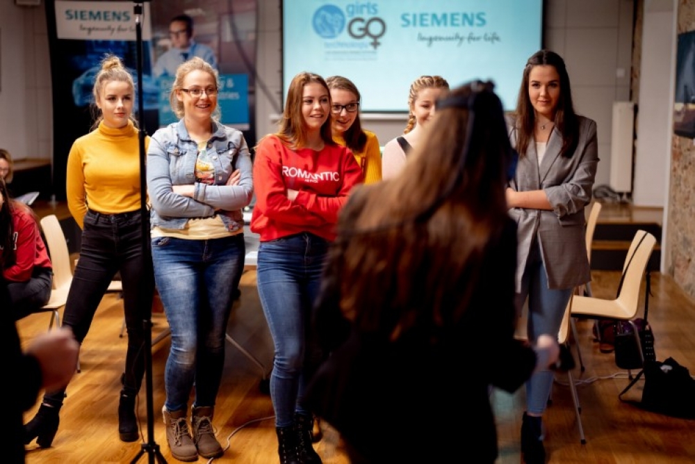 Siemens dołącza do projektu Mercedes-Benz: Girls Go Technology