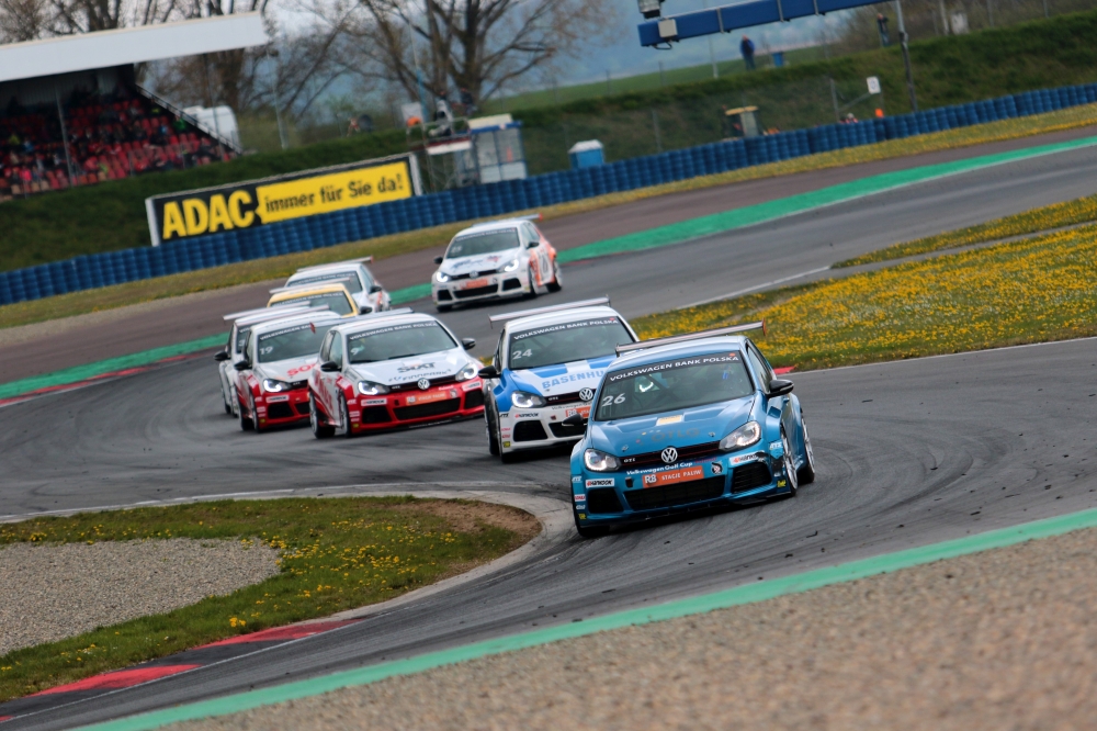 Podwójne zwycięstwo Krugera podczas 3 rundy Volkswagen Golf Cup