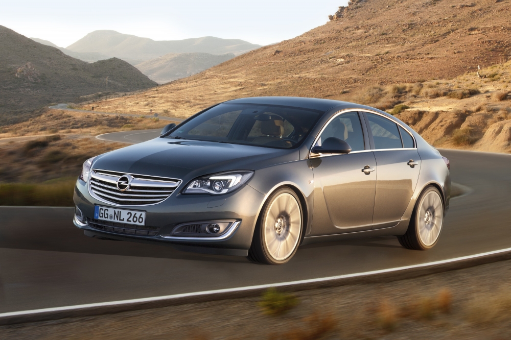 W szczytowej formie: Insignia z nowymi silnikami oraz systemami IntelliLink i Opel OnStar