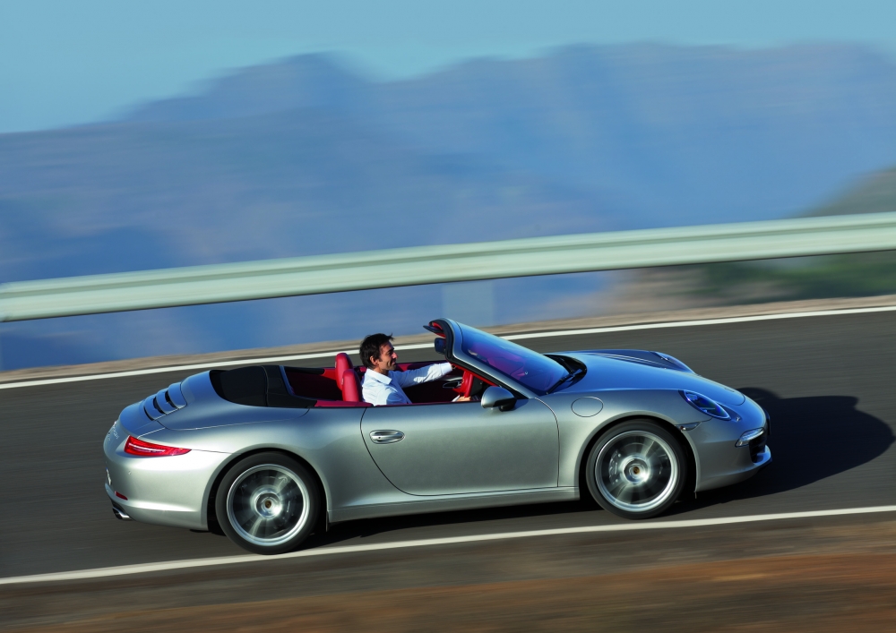 Porsche Carrera Cabriolet - osiągi z wiatrem we włosach