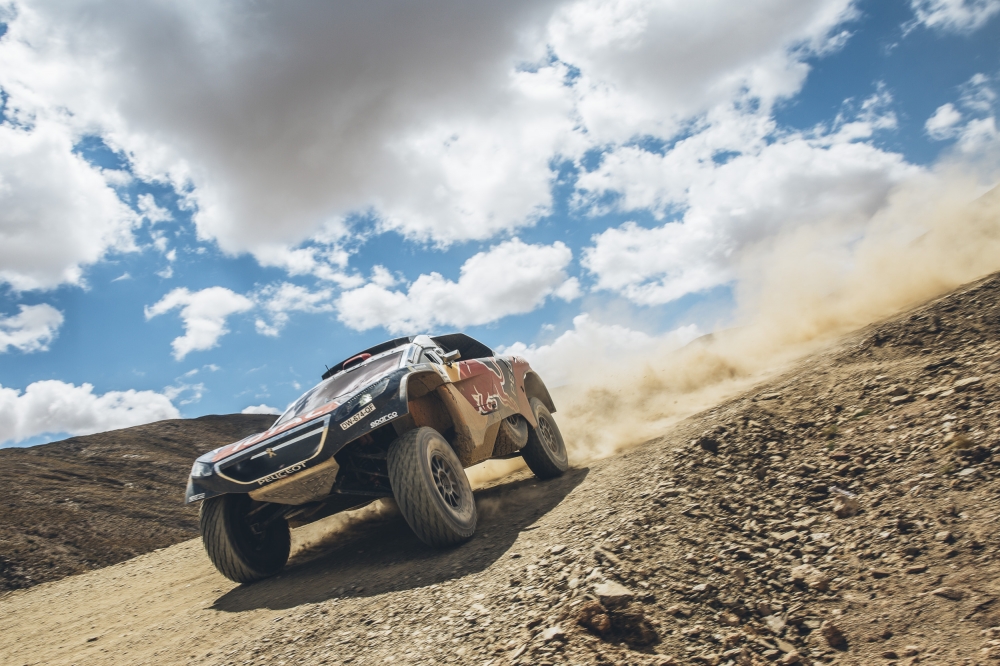 Rajd Dakar: Peterhansel i Peugeot 2008 DKR kontrolują przebieg rajdu