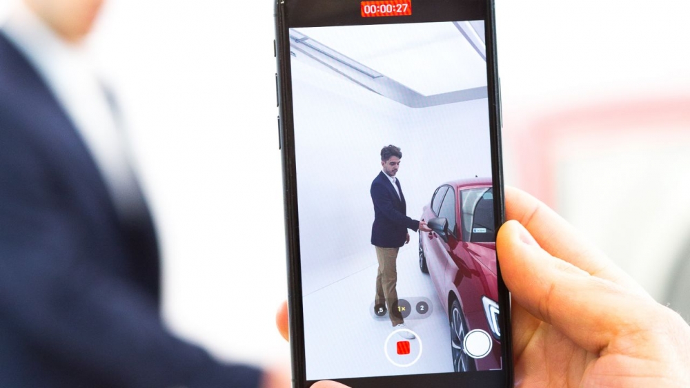 SEAT współpracuje z Whisbi nad nową jakością obecności branży moto online