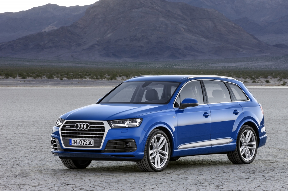 Nowe Audi Q7 samochodem roku Playboya