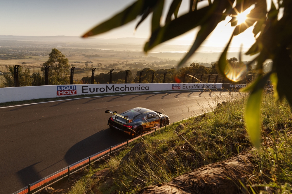 Sukces zespołów klienckich Audi Sport w Bathurst