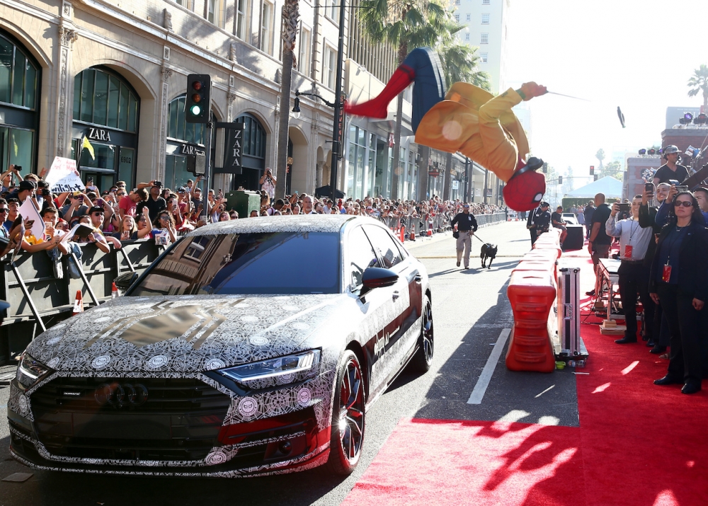 Zamaskowane Audi A8 niespodziewanym gościem premiery filmu 