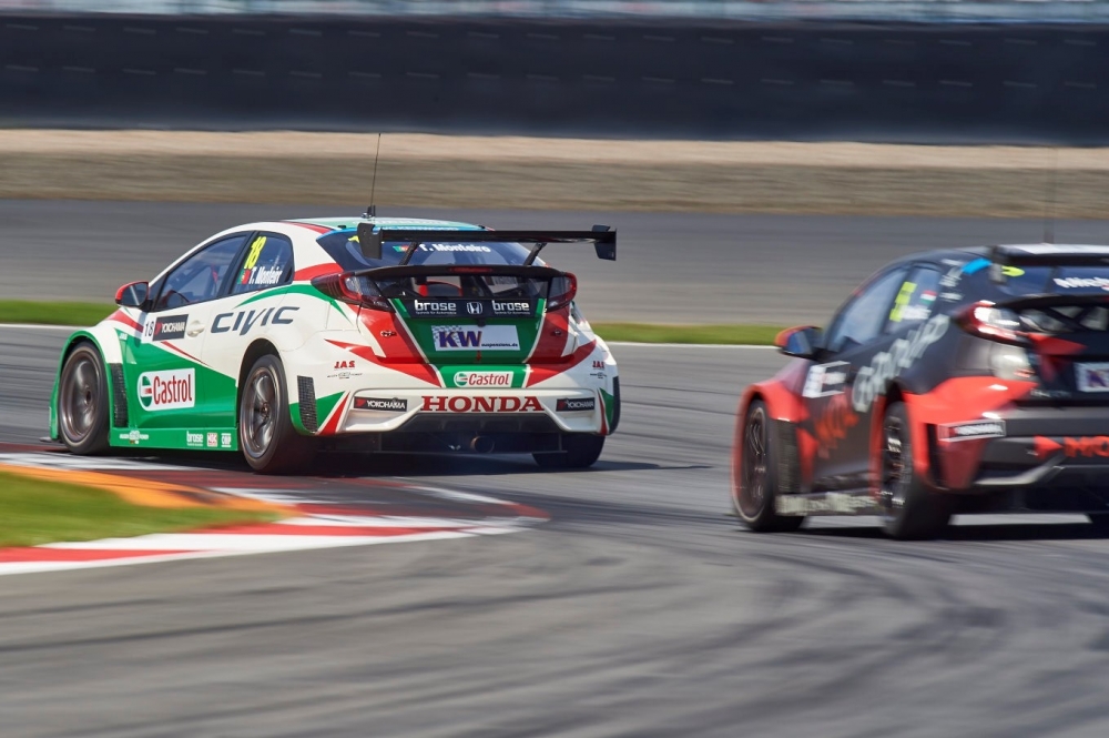 Castol Honda dwukrotnie z punktami