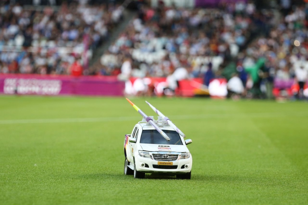 Zdalnie sterowane Hiluxy na Mistrzostwach Świata w lekkoatletyce w Londynie