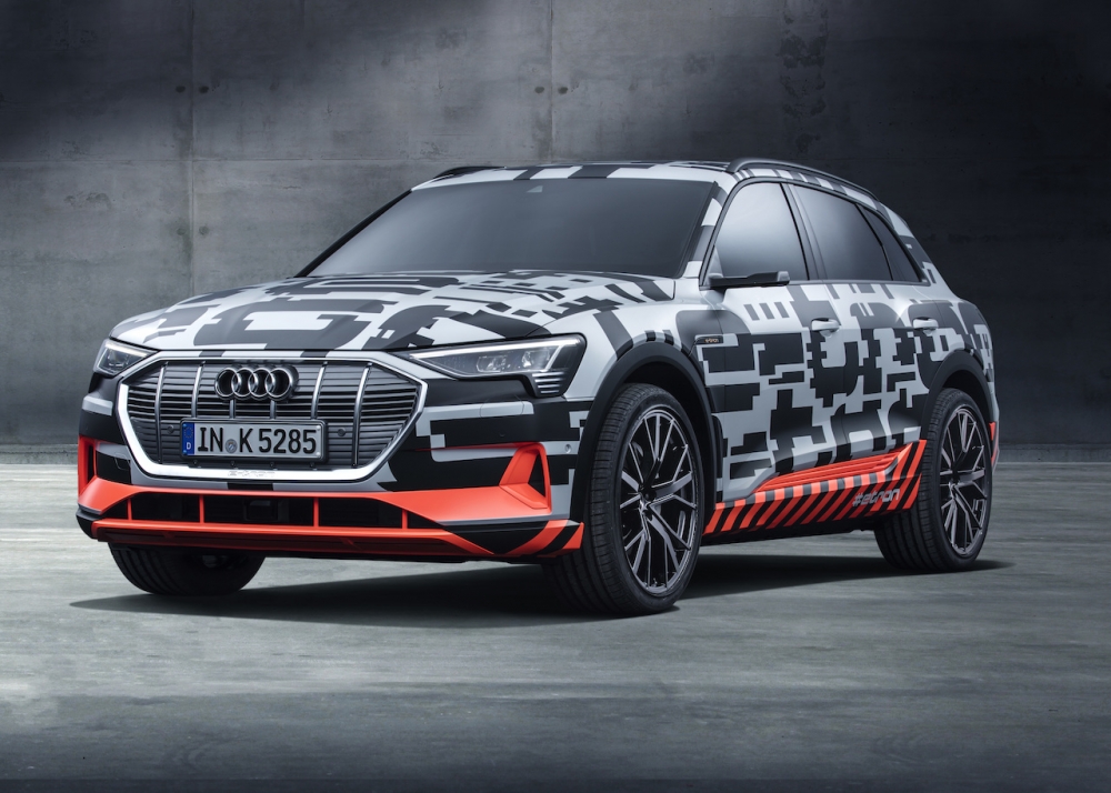 Prototyp Audi e-tron pokazany w Genewie