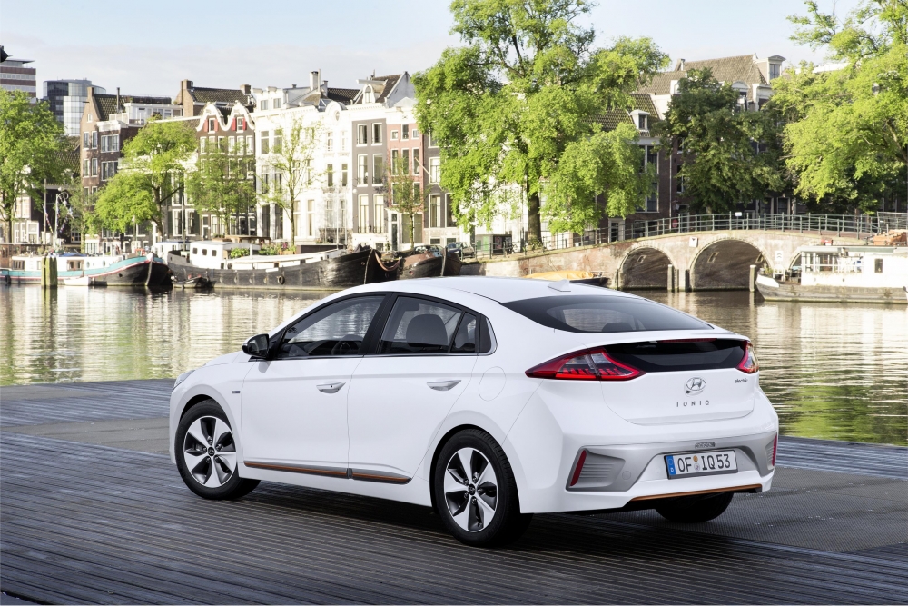 Nadzwyczajna wartość rezydualna modelu IONIQ Electric według Auto Bild i Eurotax Schwacke