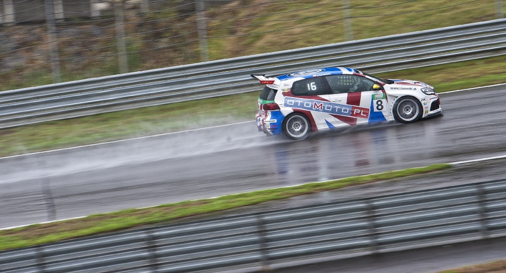 Deszczowa runda Volkswagen Castrol Cup na Red Bull Ring
