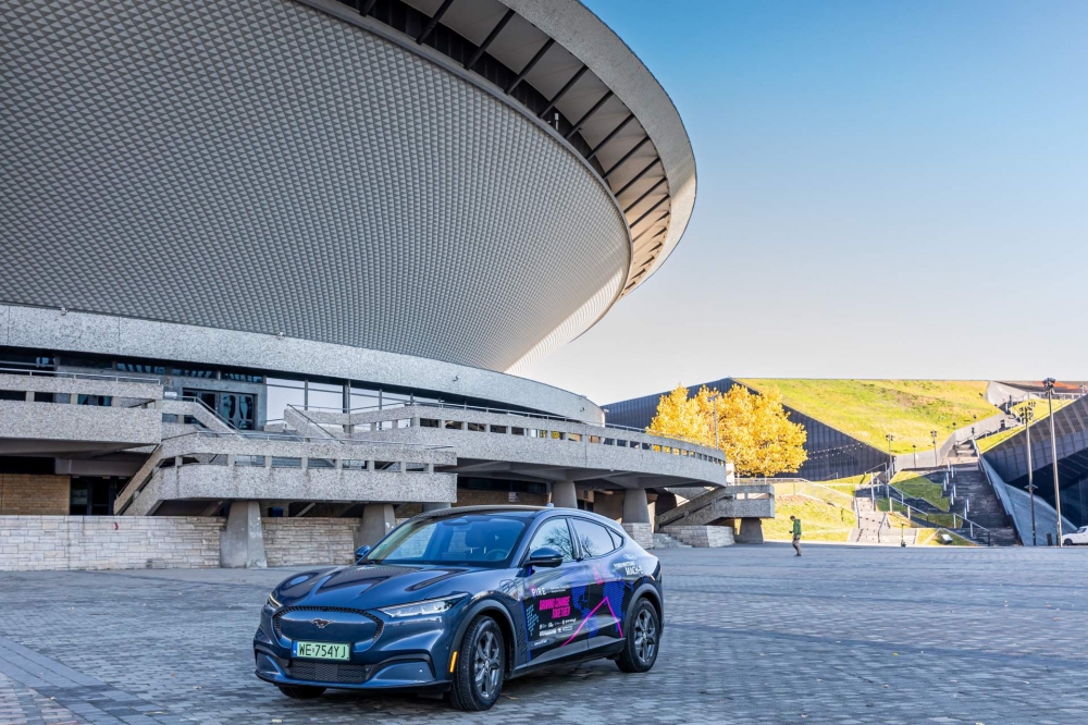 12 000 kilometrów elektrycznym Fordem. Mustang Mach-E na konferencji klimatycznej COP26