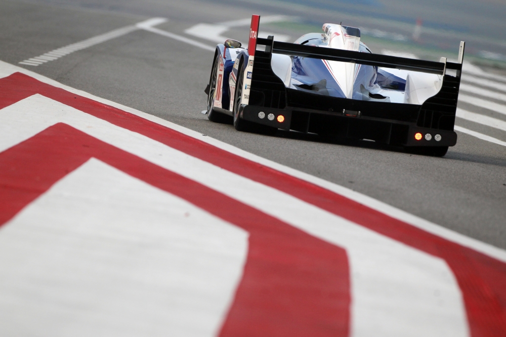 Toyota Racing wygrywa w Bahrajnie